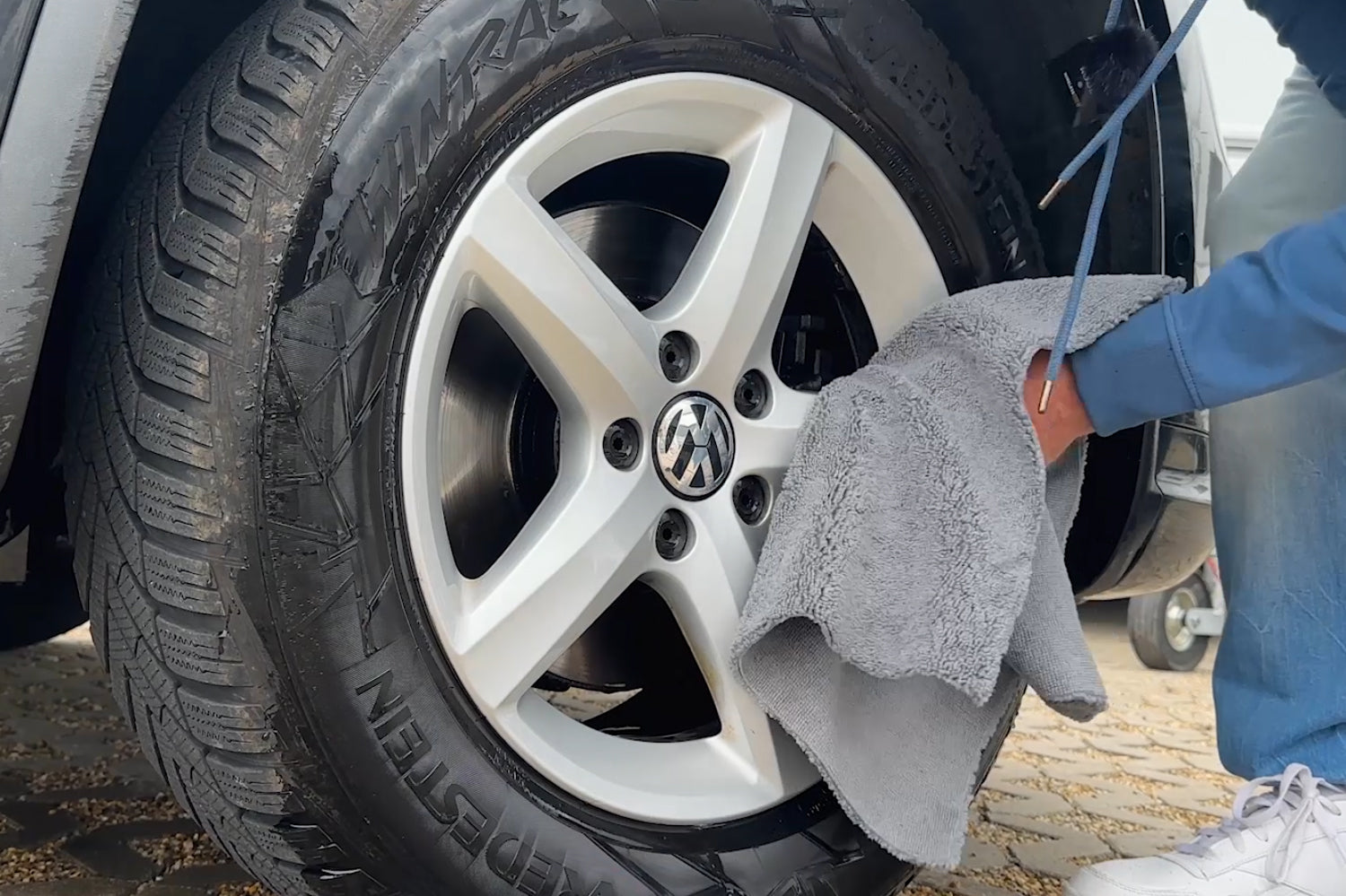 Felgen Reiniger mit Hochflortuch